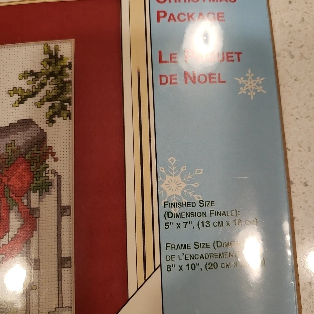 Weekenders Cardinal The Christmas Package Complete Counted Cross Stitch Kit NIP